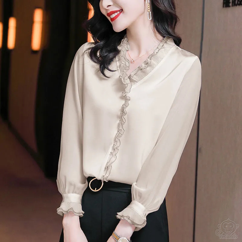เสื้อคอวีผ้าไหม  [การป้องกันและควบคุมการแพร่ระบาด สินค้าได้รับการฆ่าเชื้ออย่างเต็มที่ก่อนที่จะส่งถึงคุณ โปรดมั่นใจในการซื้อ]